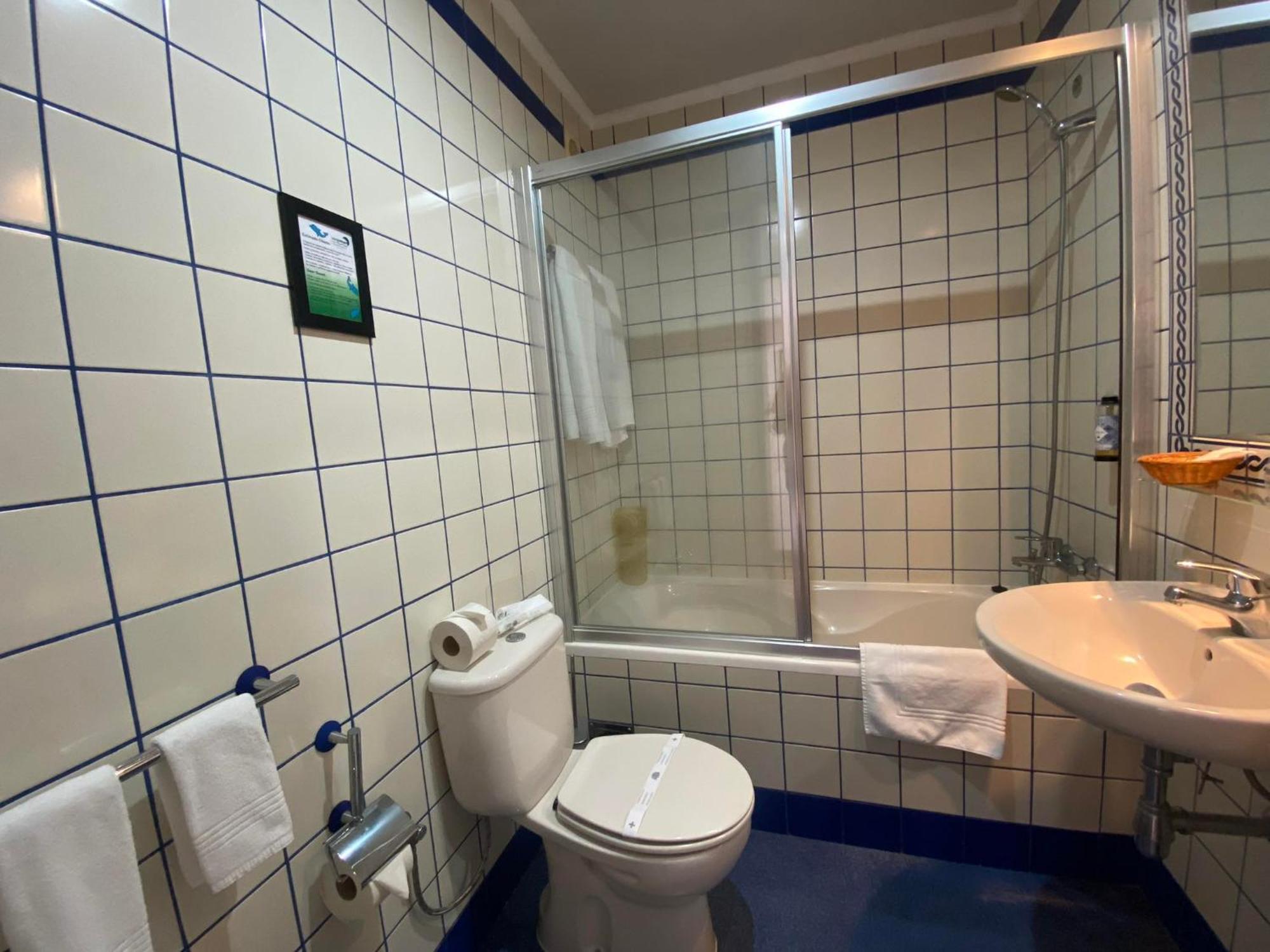 Apartamentos Turisticos Verdemar Horta  Bagian luar foto
